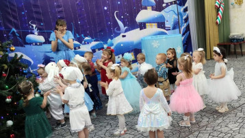 «В гости к елочке» «В гости к елочке».