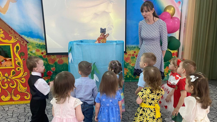 Весенний праздник Весенний праздник.